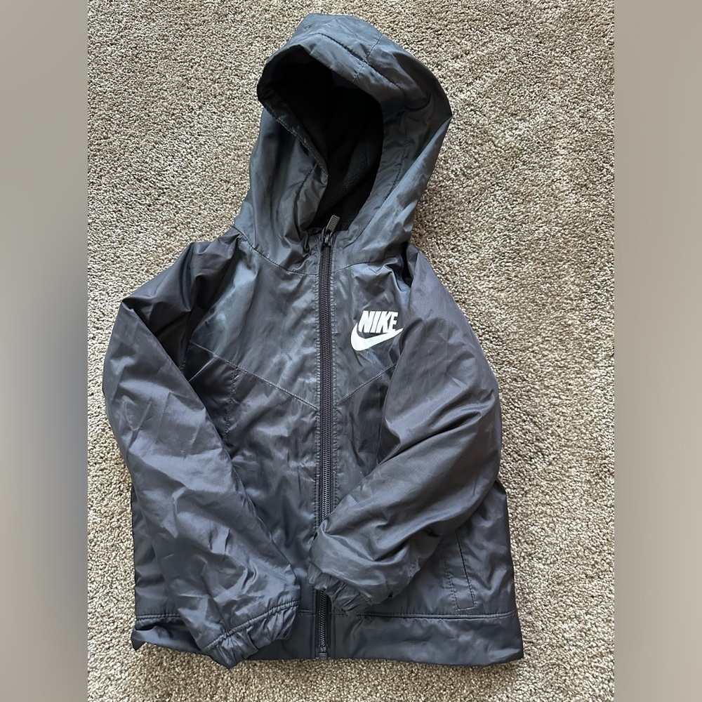Nike - Rain Jacket - Picture 1 of 2